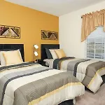 Stunning 4 Bedroom 3 Bathroom Town Home Sleeps 8