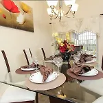 Stunning 4 Bedroom 3 Bathroom Town Home Sleeps 8