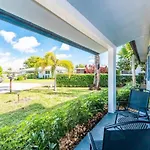 Wilton Tropical Oasis With Heated Pool And Hot Tub