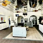 Monumental Movieland Hotel
