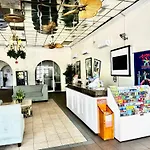 Monumental Movieland Hotel