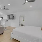 The Palms Hotel