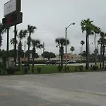 Lake Cecile Inn And Suites
