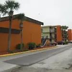 Lake Cecile Inn And Suites
