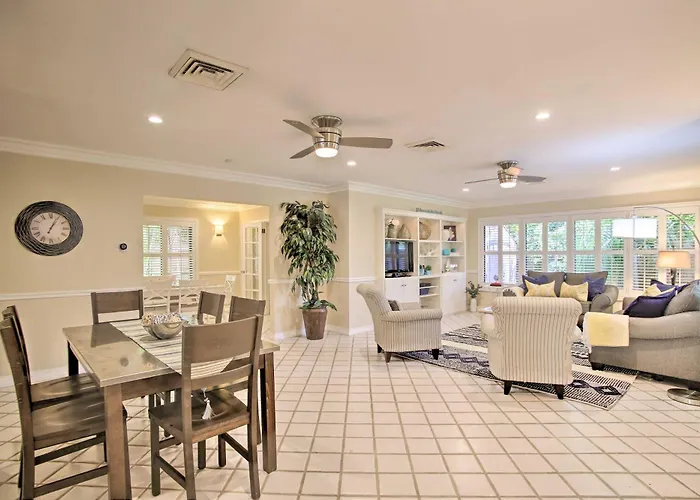 Updated And Private Oakland Park Gem About 2 Mi To Beach