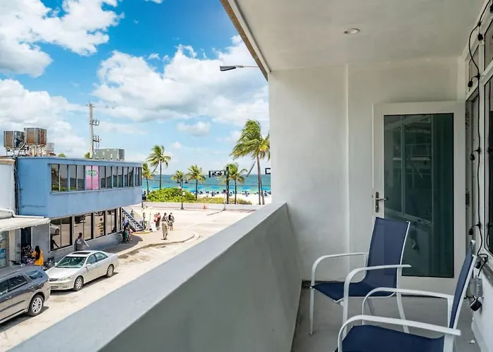 The Purple Pelican Beachfront With Ocean Balcony Unit 4