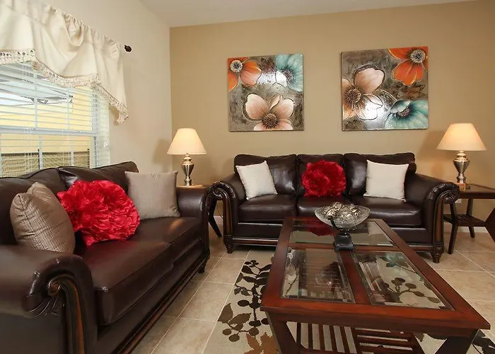 Stunning 4 Bedroom 3 Bathroom Town Home Sleeps 8