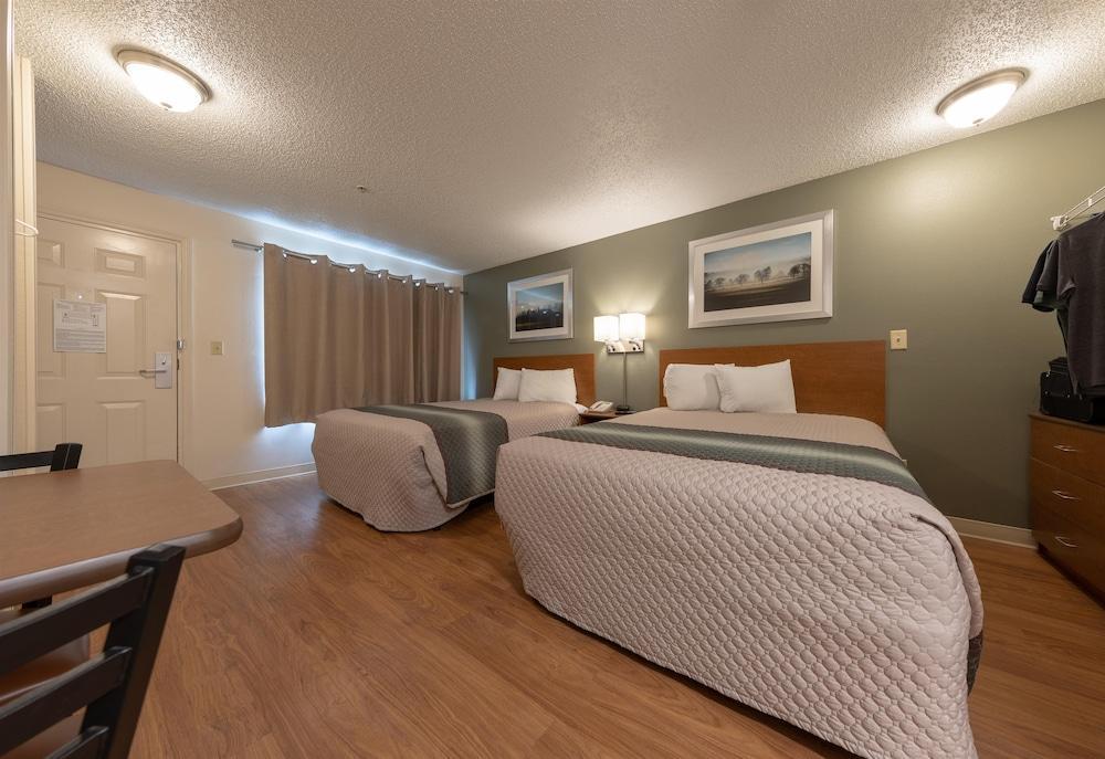 Hometowne By Red Roof Orlando - Ucf Area Motel