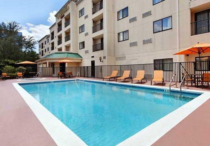 Hotel Courtyard Orlando Maitland 3*