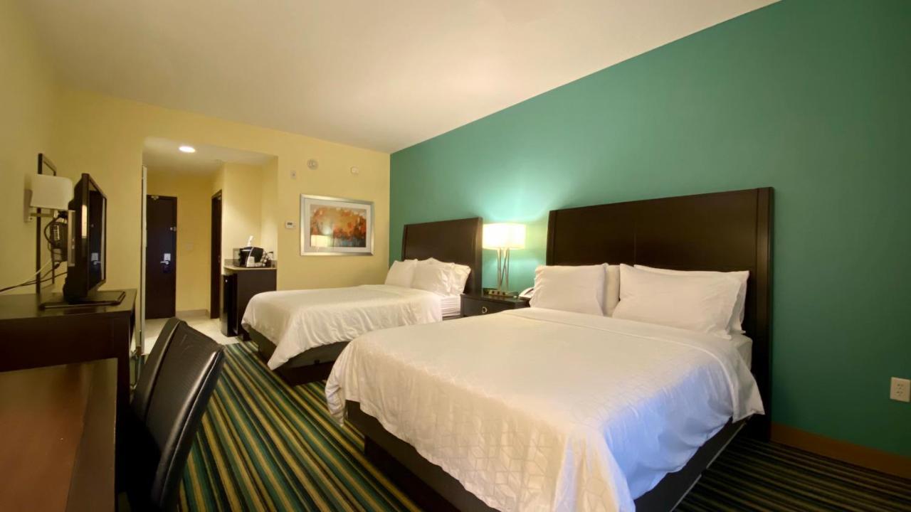 Hotel Express & Orlando East-ucf Area By Ihg 2*