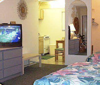 Shore Haven Hotel 2*