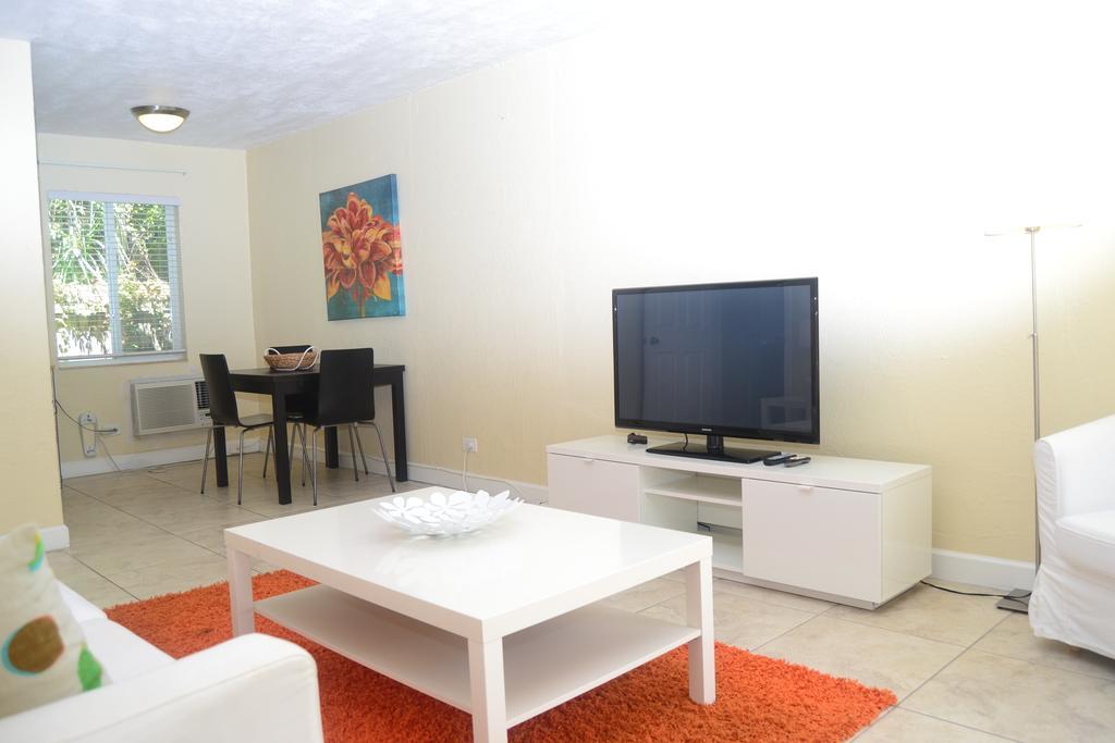 Cocobelle - Lauderdale Hotel
