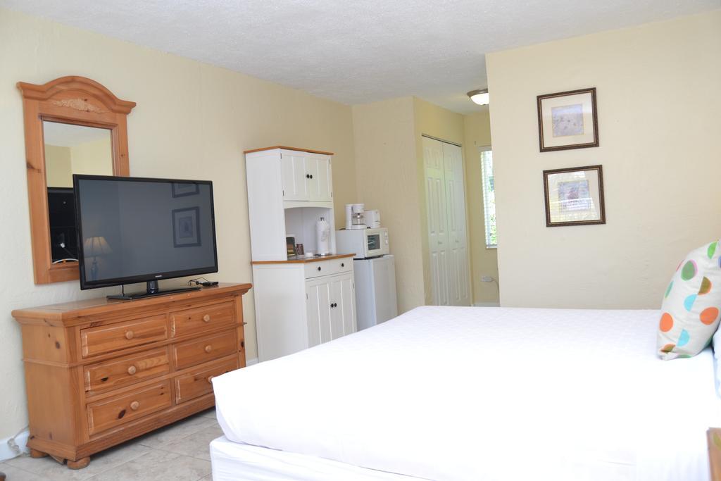 Cocobelle - Lauderdale Hotel