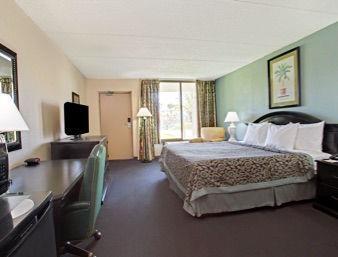 Hotel Days By Wyndham Orlando Airport Florida Mall 2*