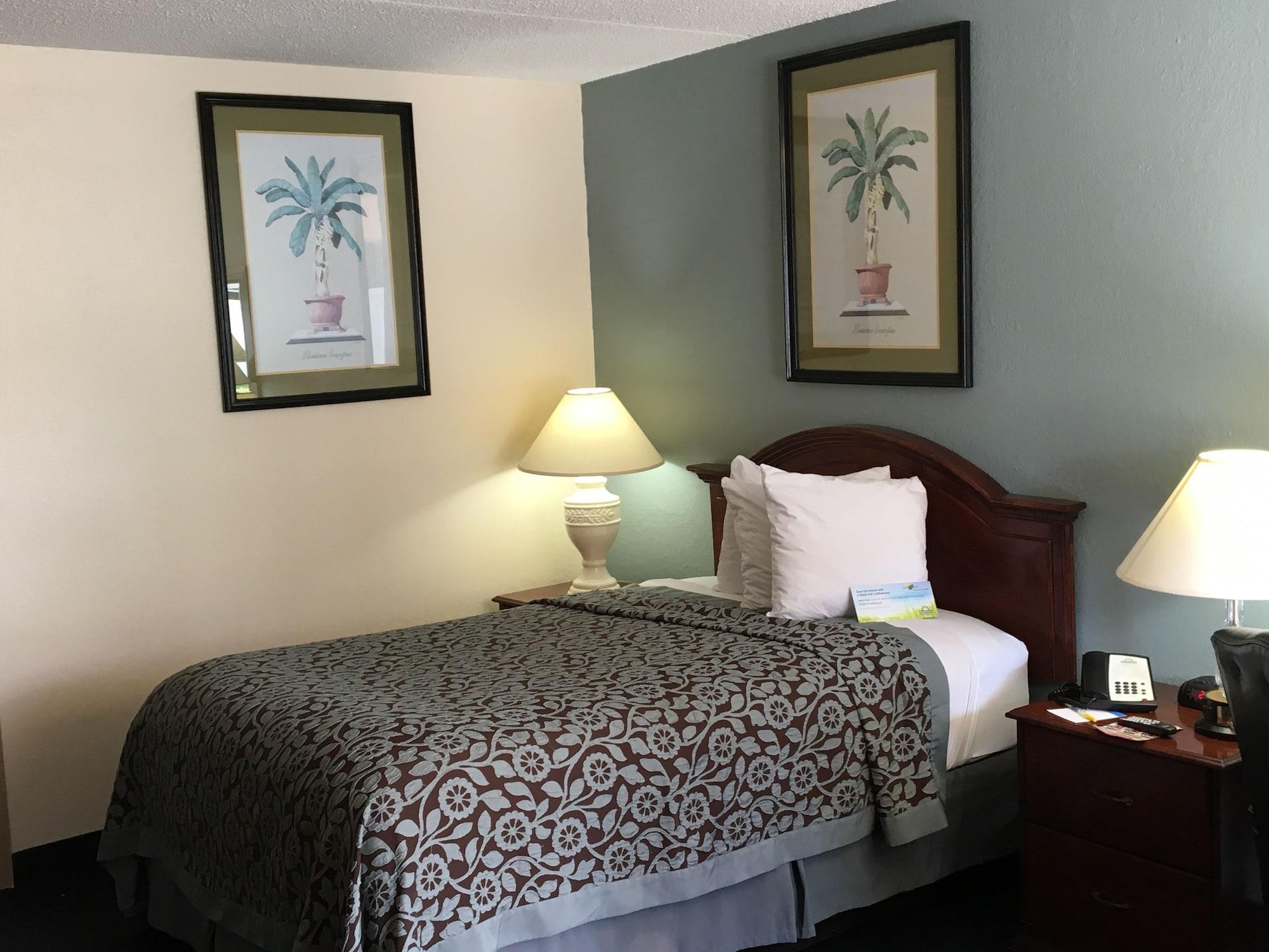 Hotel Days By Wyndham Orlando Airport Florida Mall 2*