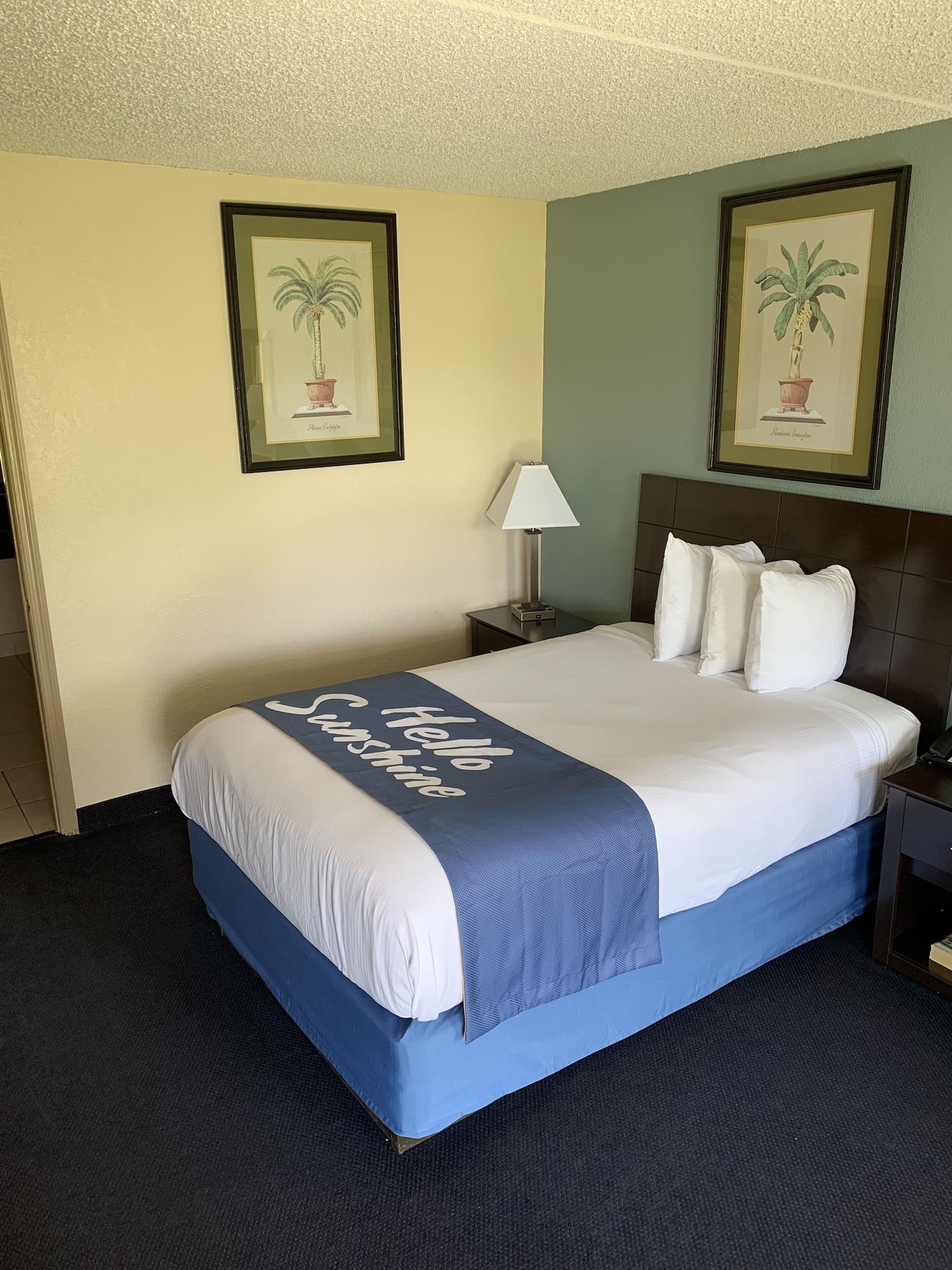 Hotel Days By Wyndham Orlando Airport Florida Mall