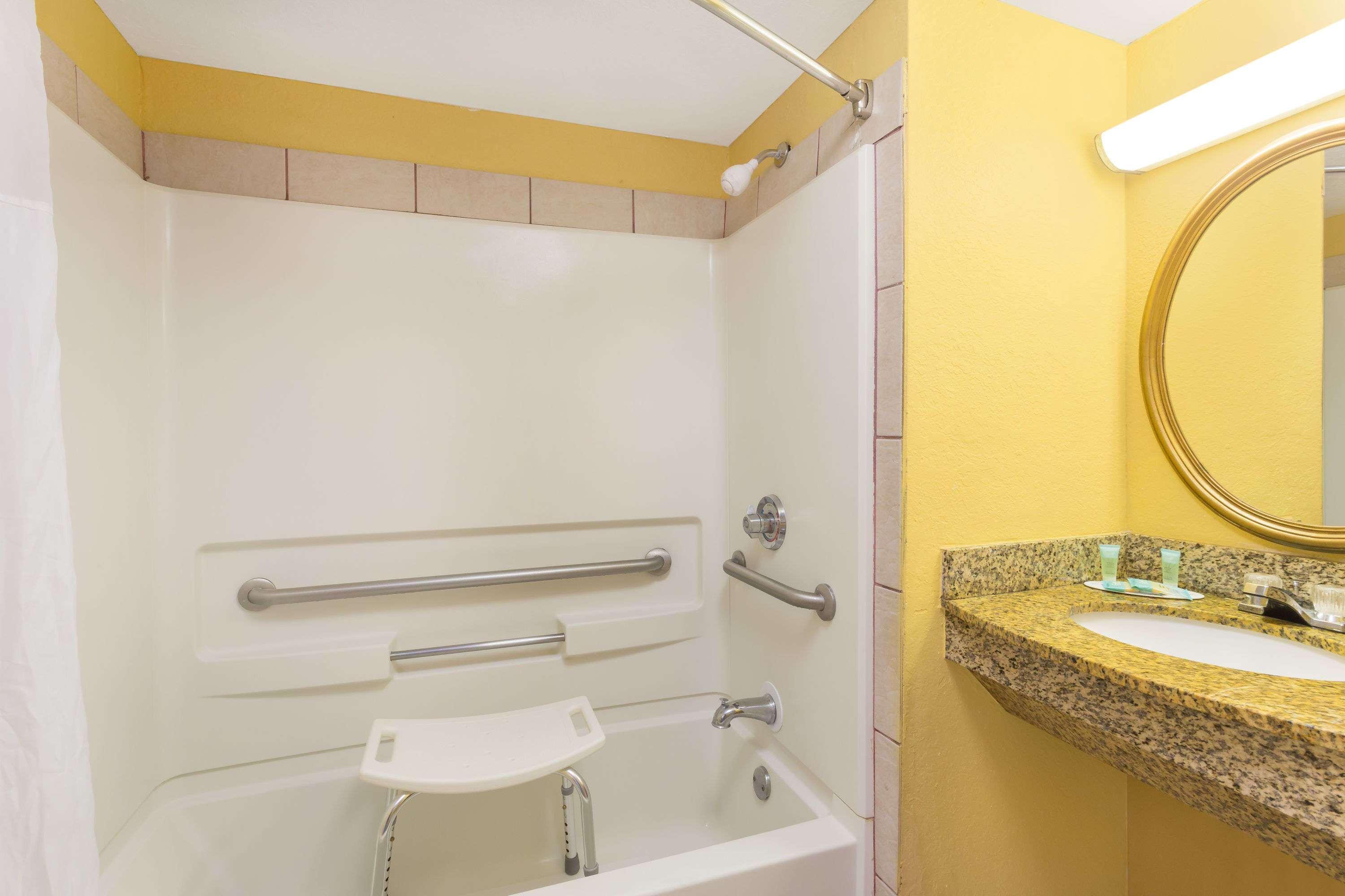 Howard Johnson By Wyndham Orlando-international Drive