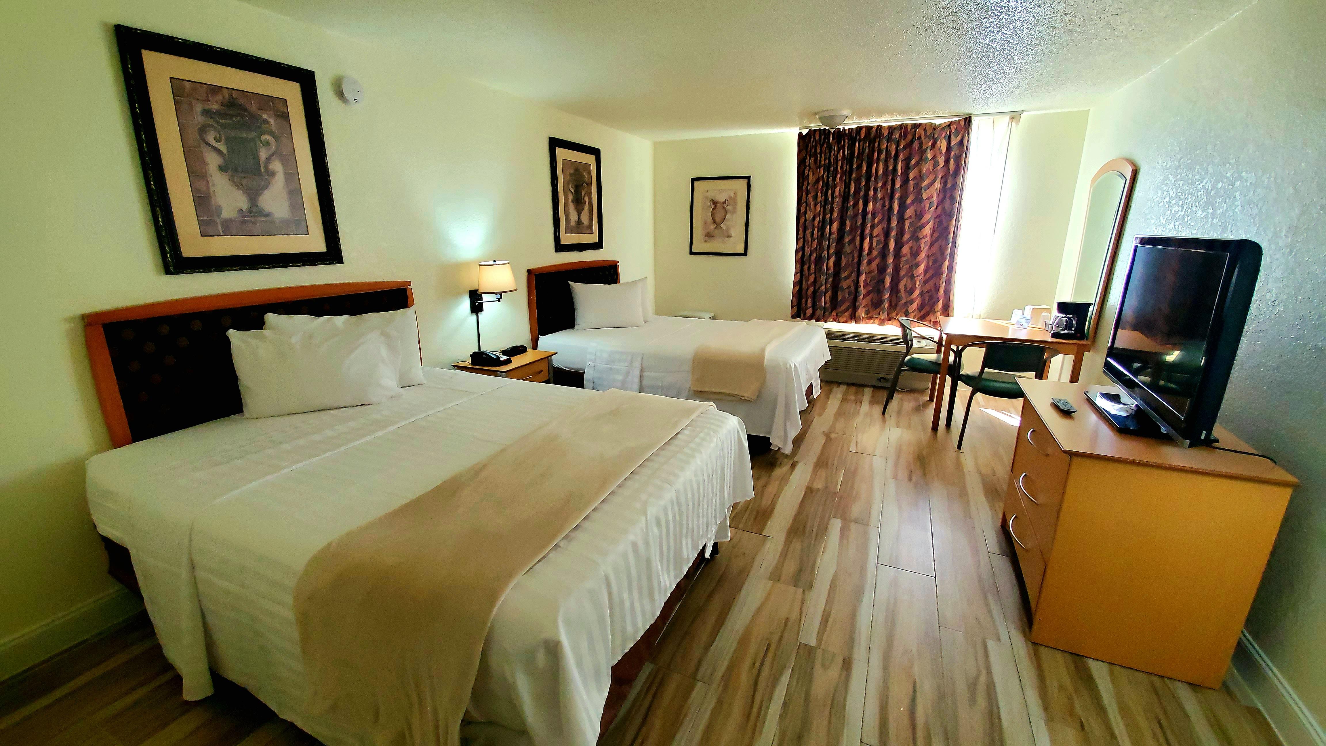Monumental Movieland Hotel 3*