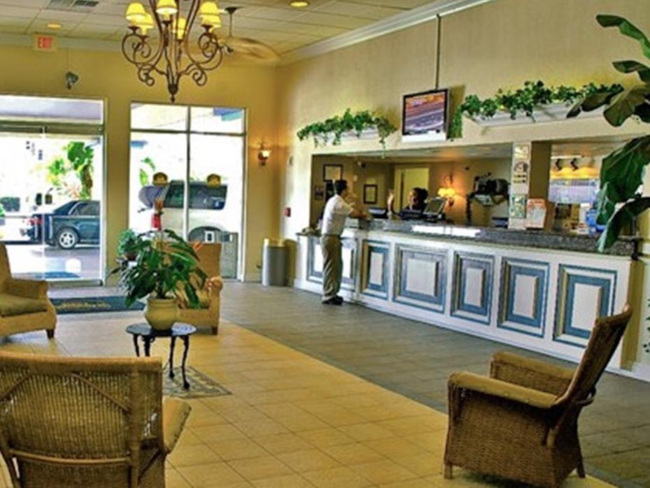 Monumental Movieland Hotel 3*
