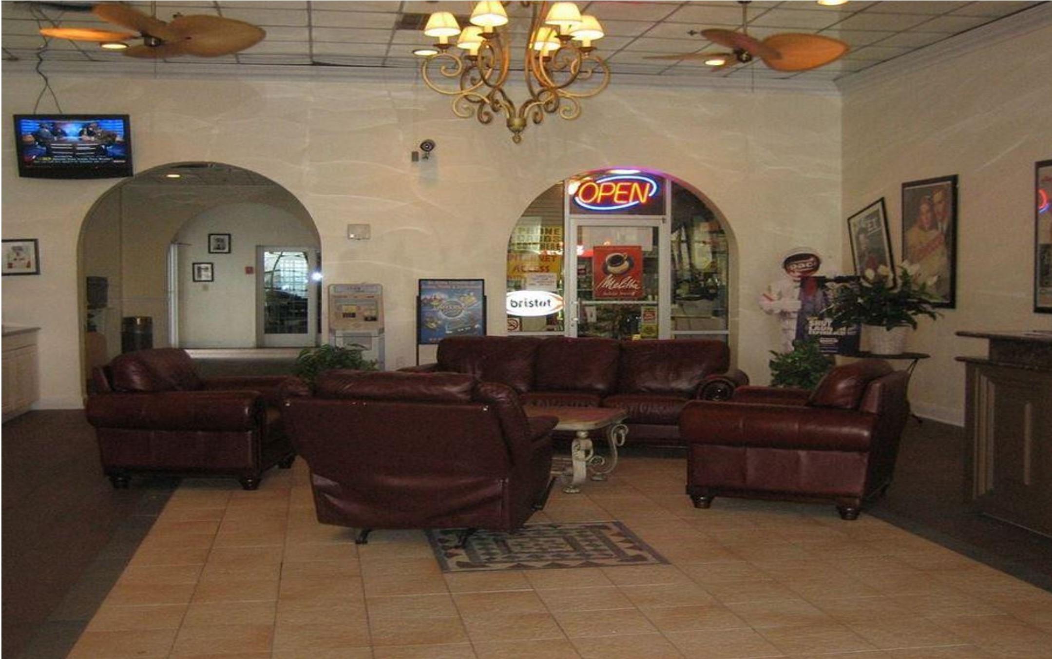 Monumental Movieland Hotel 3*