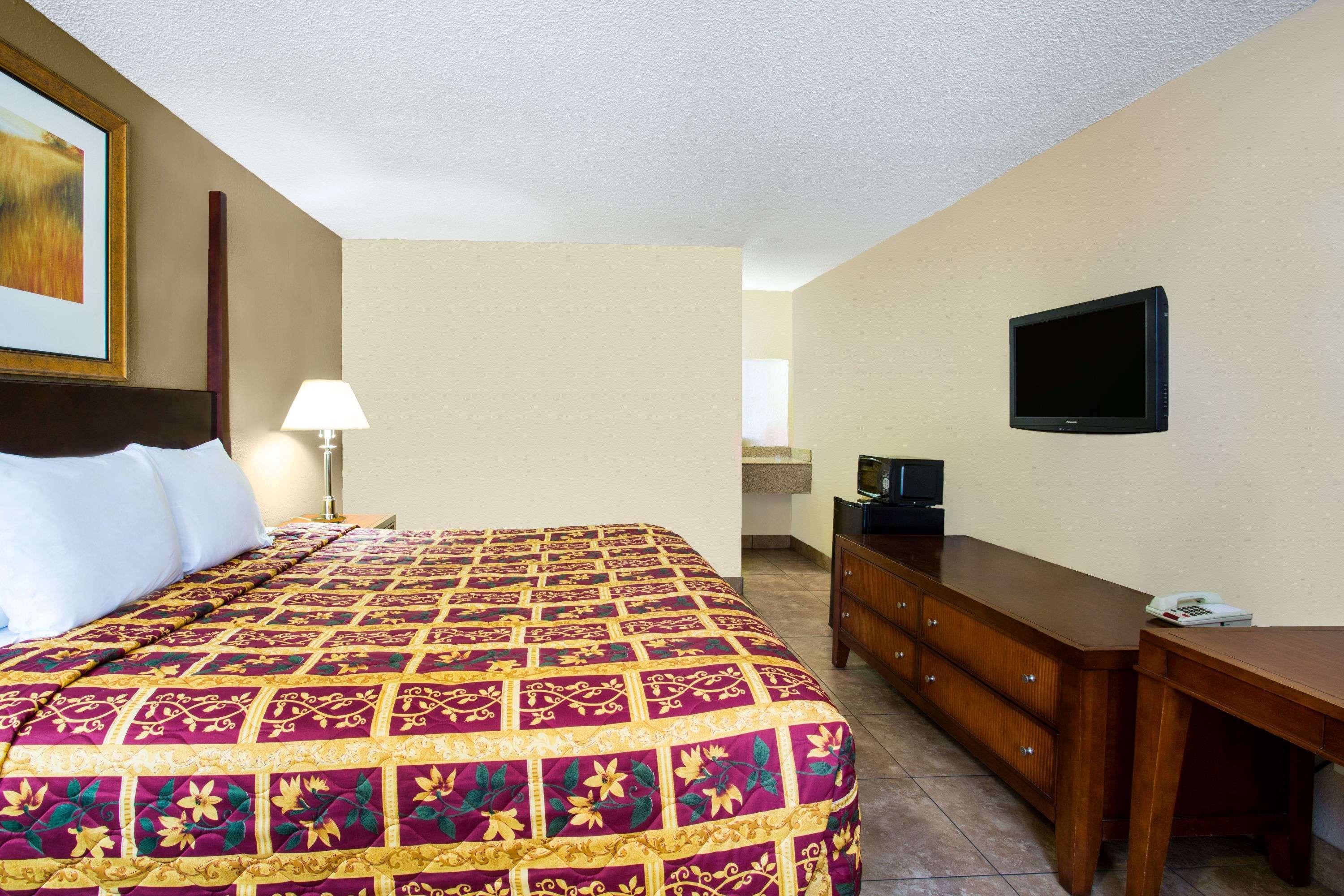 Knights Orlando Hotel