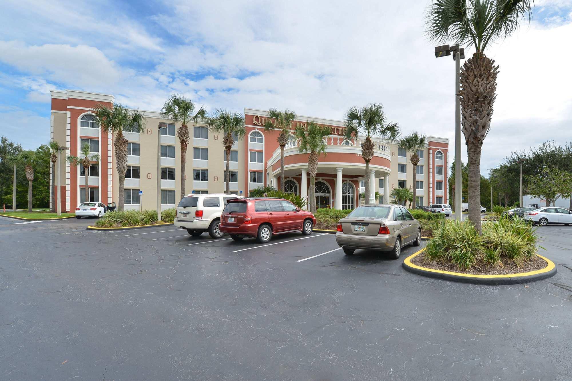 Hotel Quality & Near The Theme Parks 3*