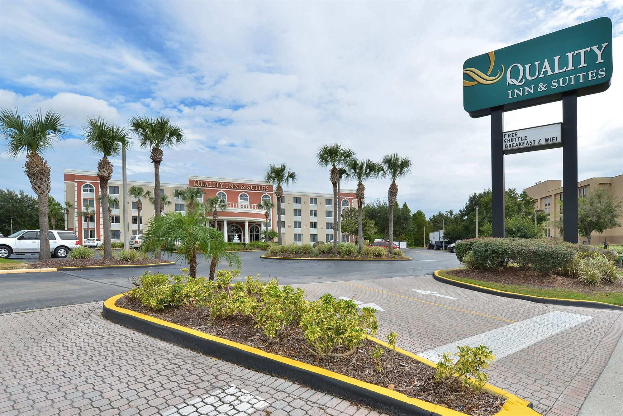 Hotel Quality & Near The Theme Parks