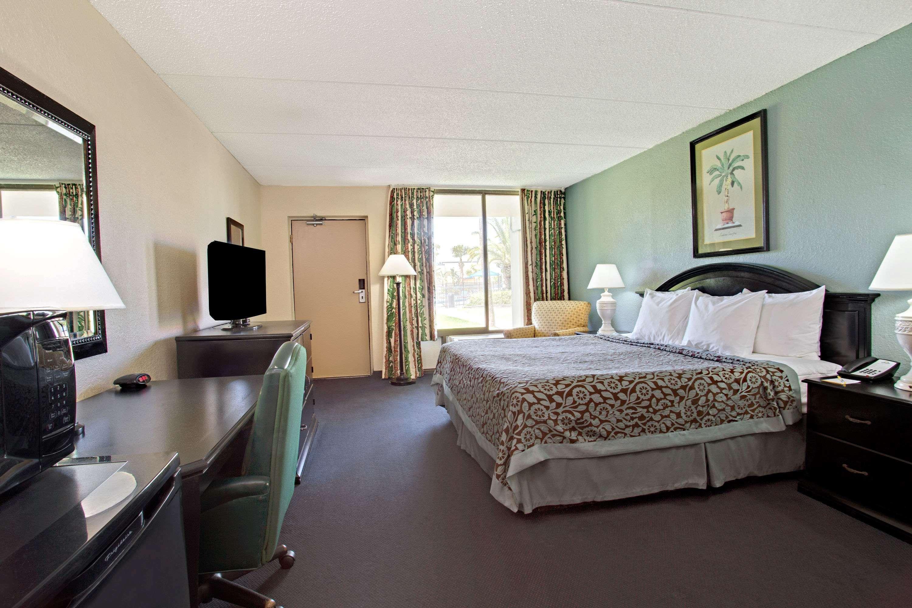 Days By Wyndham Orlando Airport Florida Mall 2*