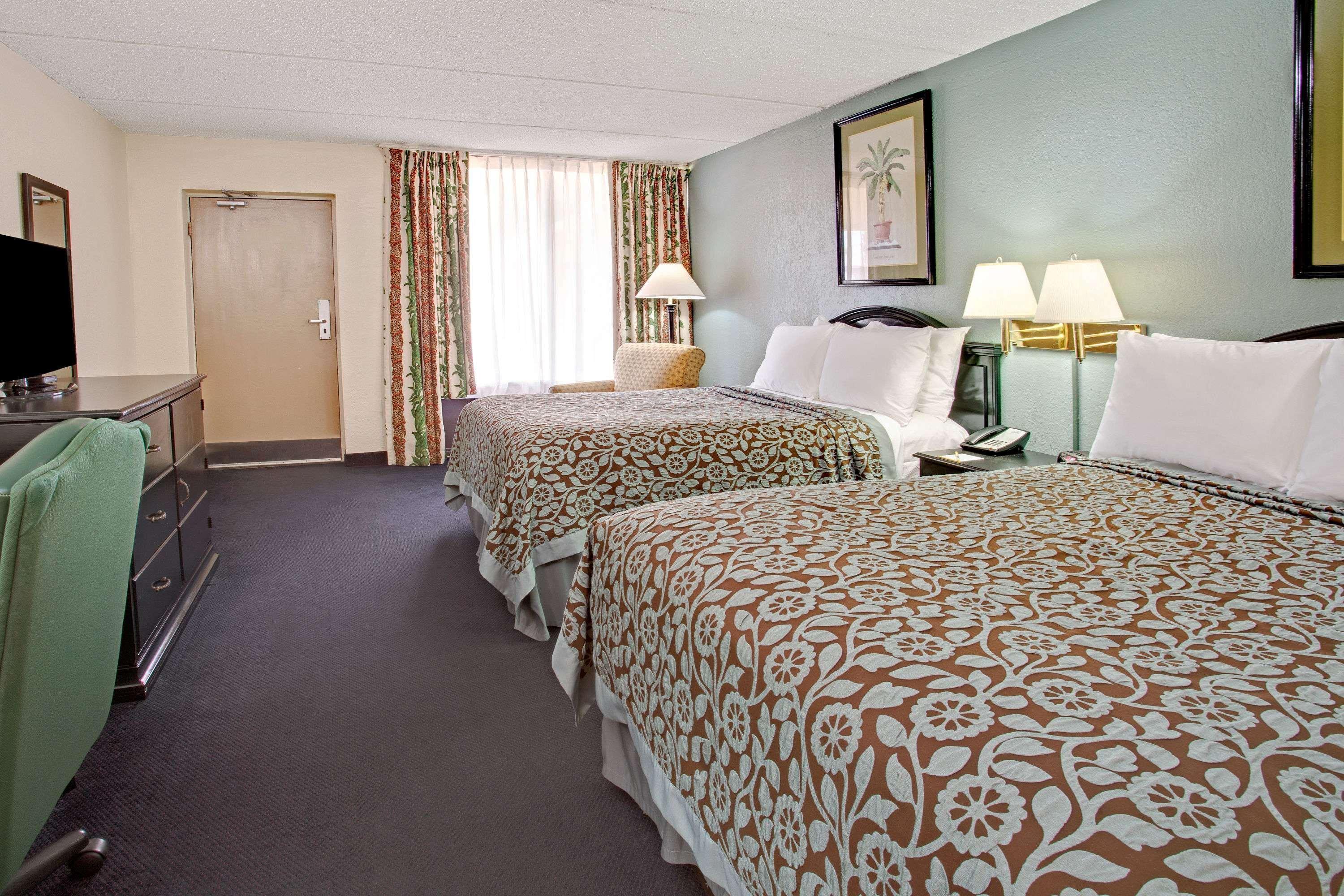 Hotel Days By Wyndham Orlando Airport Florida Mall 2*