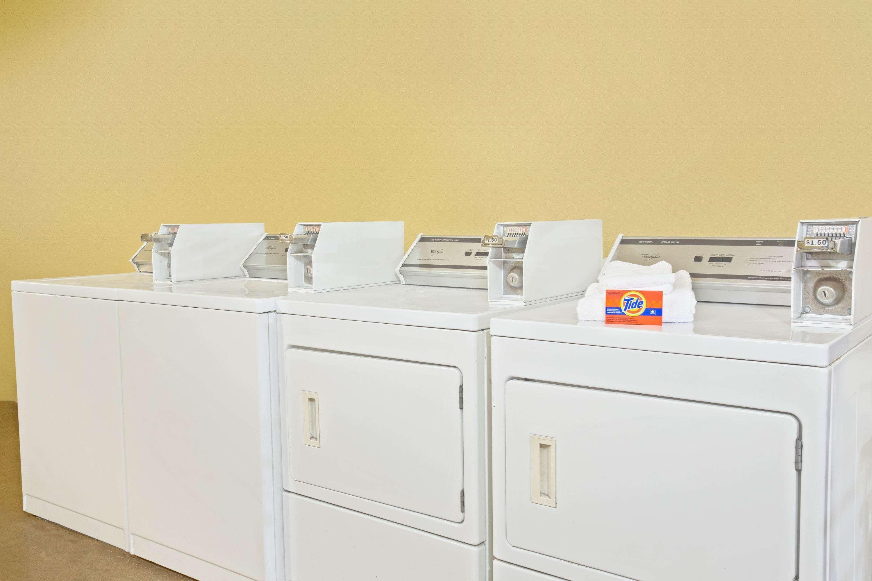 Hotel Days By Wyndham Orlando Airport Florida Mall