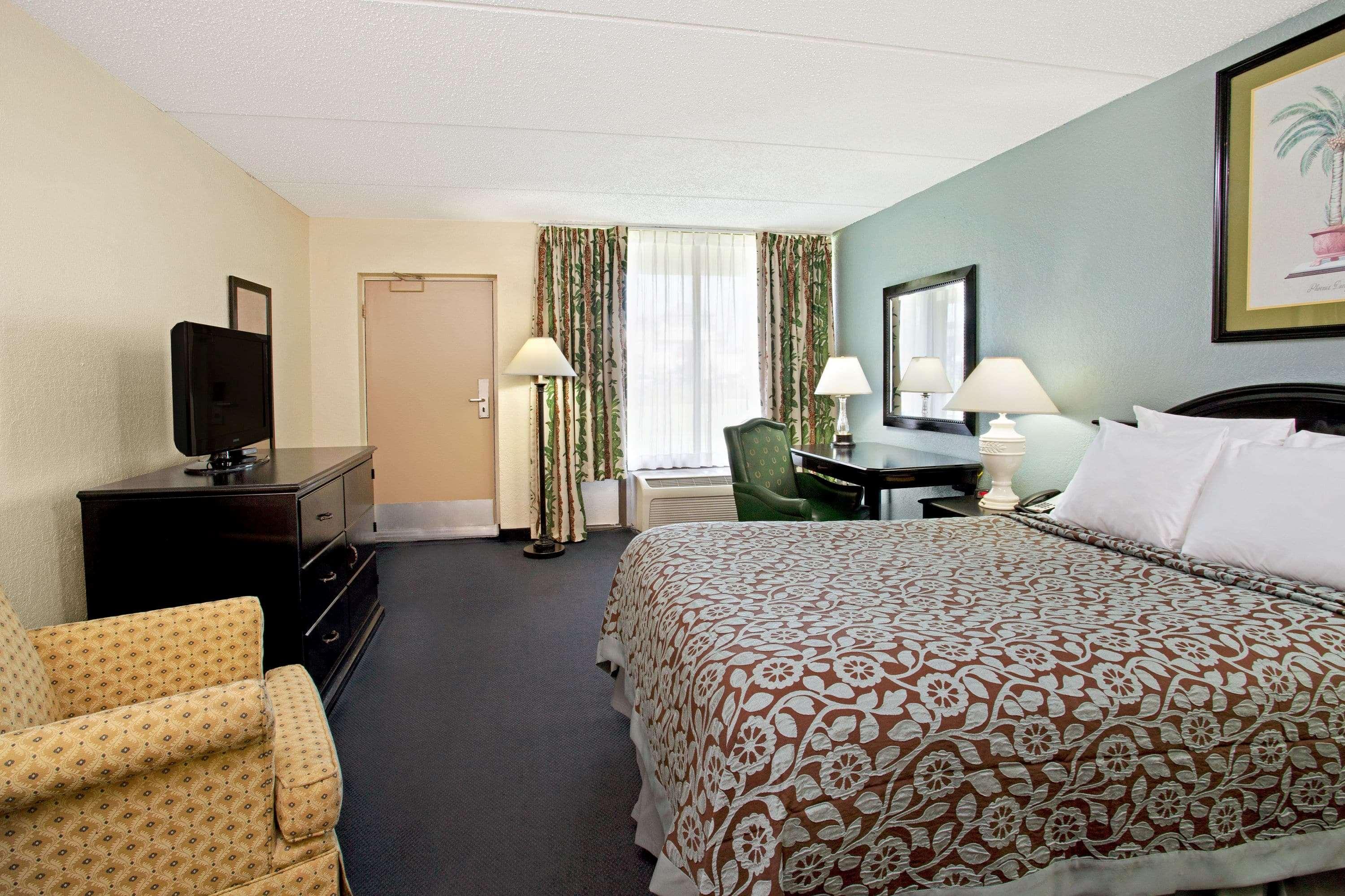 Days By Wyndham Orlando Airport Florida Mall 2*