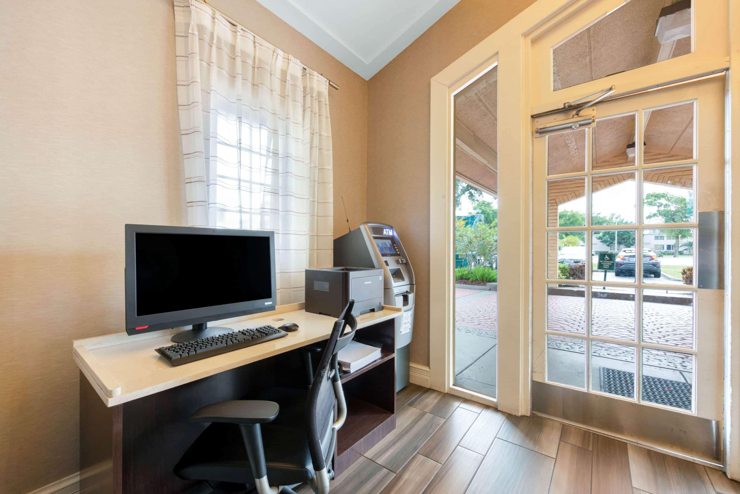 Hotel La Quinta By Wyndham Miami Airport North
