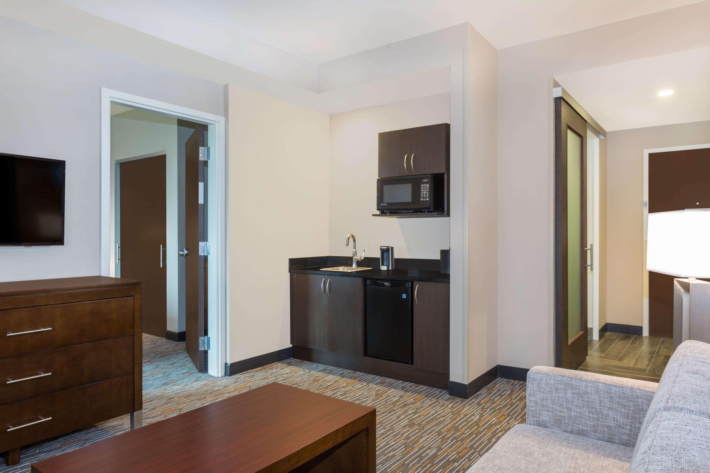 Wingate By Wyndham Miami Airport 3*