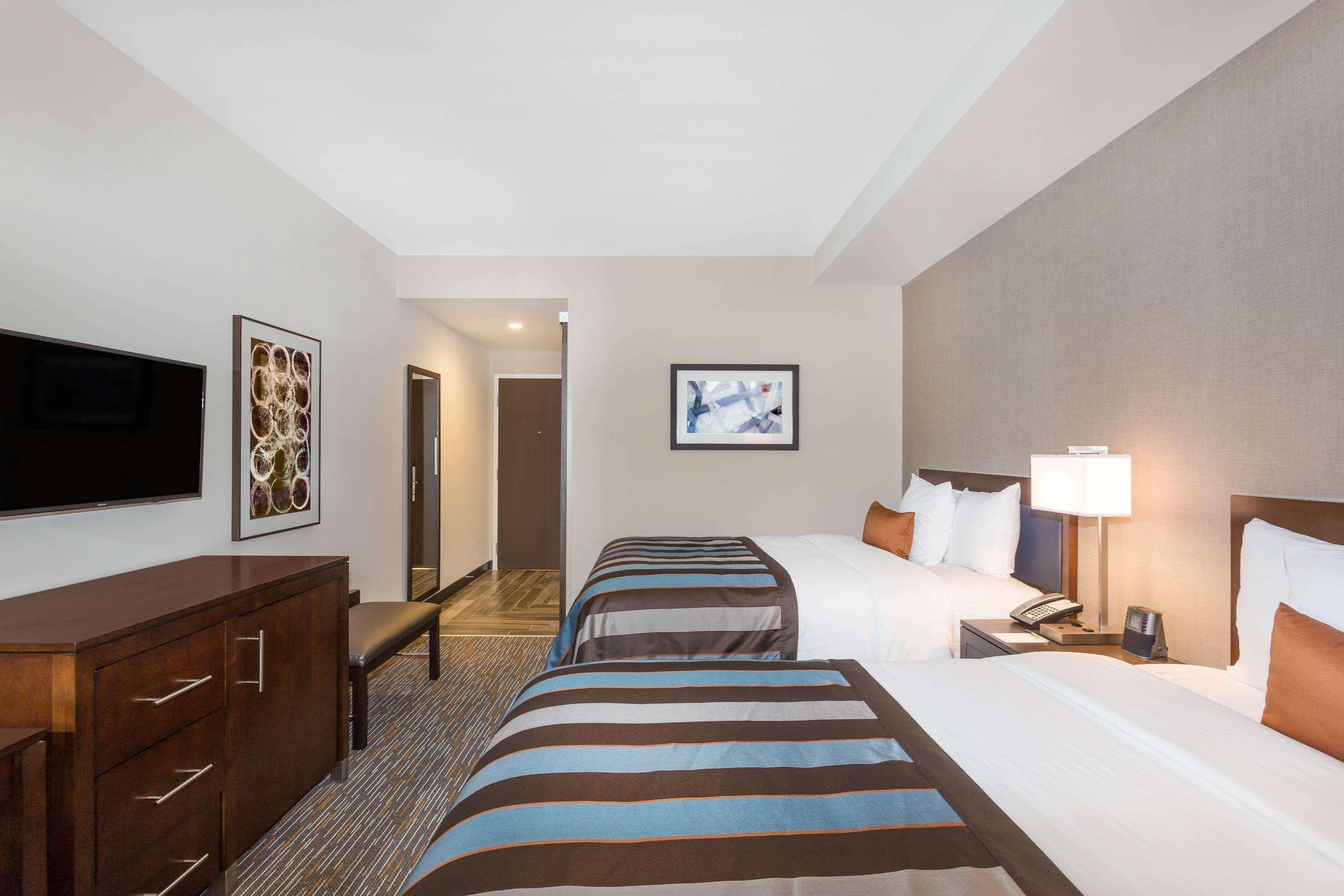 Wingate By Wyndham Miami Airport 3*
