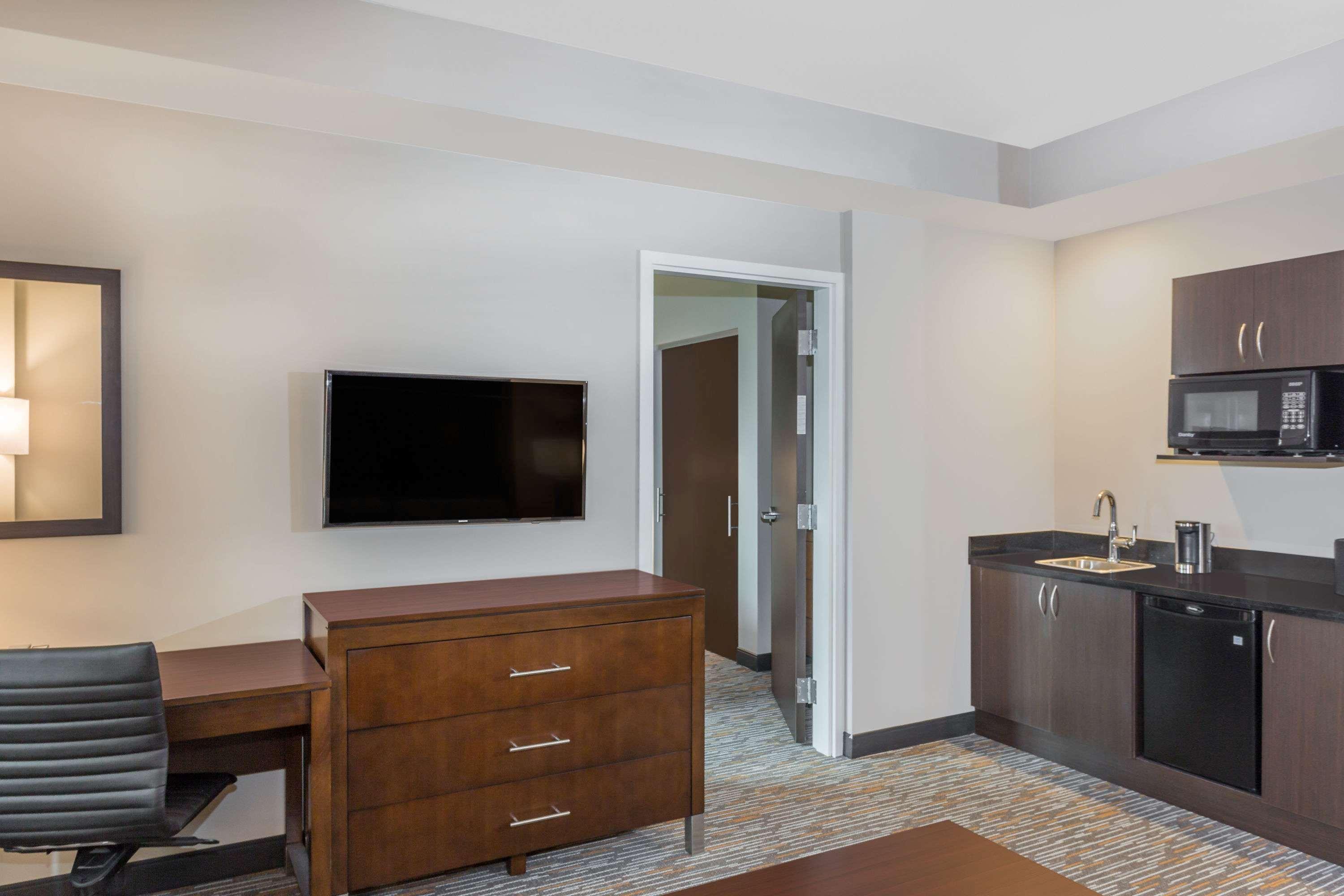 Wingate By Wyndham Miami Airport Hotel 3*