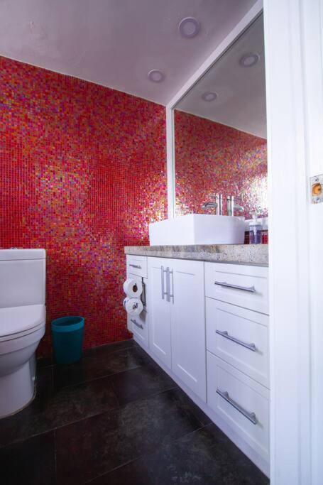 Apartment Queen 1bd+balcony 5 Min From Ocean Dr Free Parking