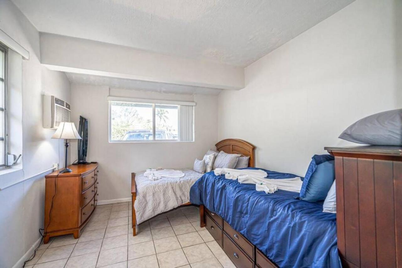 Wilton Tropical Oasis With Heated Pool And Hot Tub Holiday home