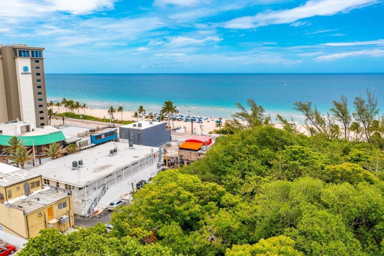Holiday home The Purple Pelican Beachfront With Ocean Balcony Unit 4