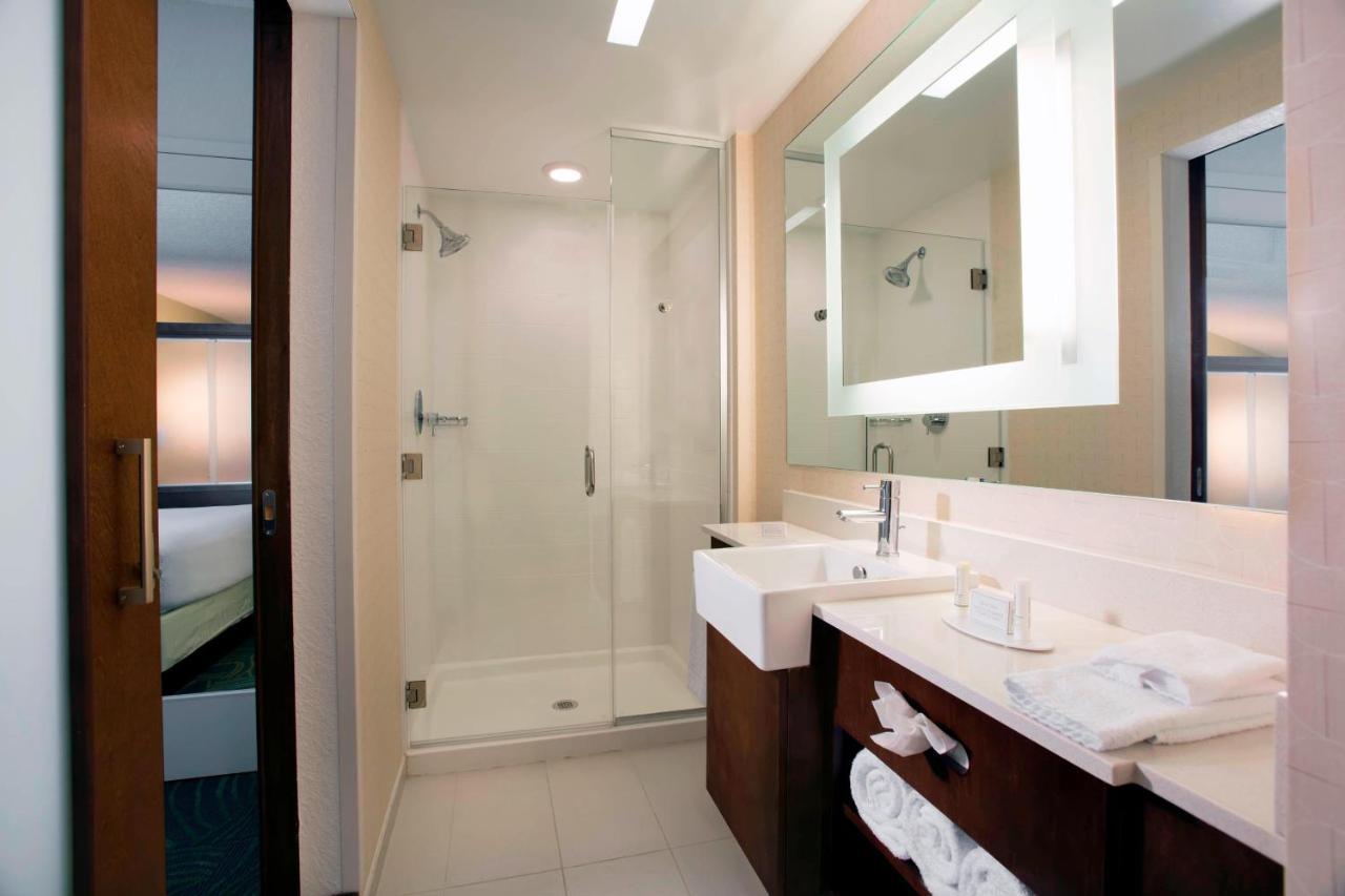 Springhill By Marriott Orlando At Flamingo Crossings Town Center-western Entrance Hotel