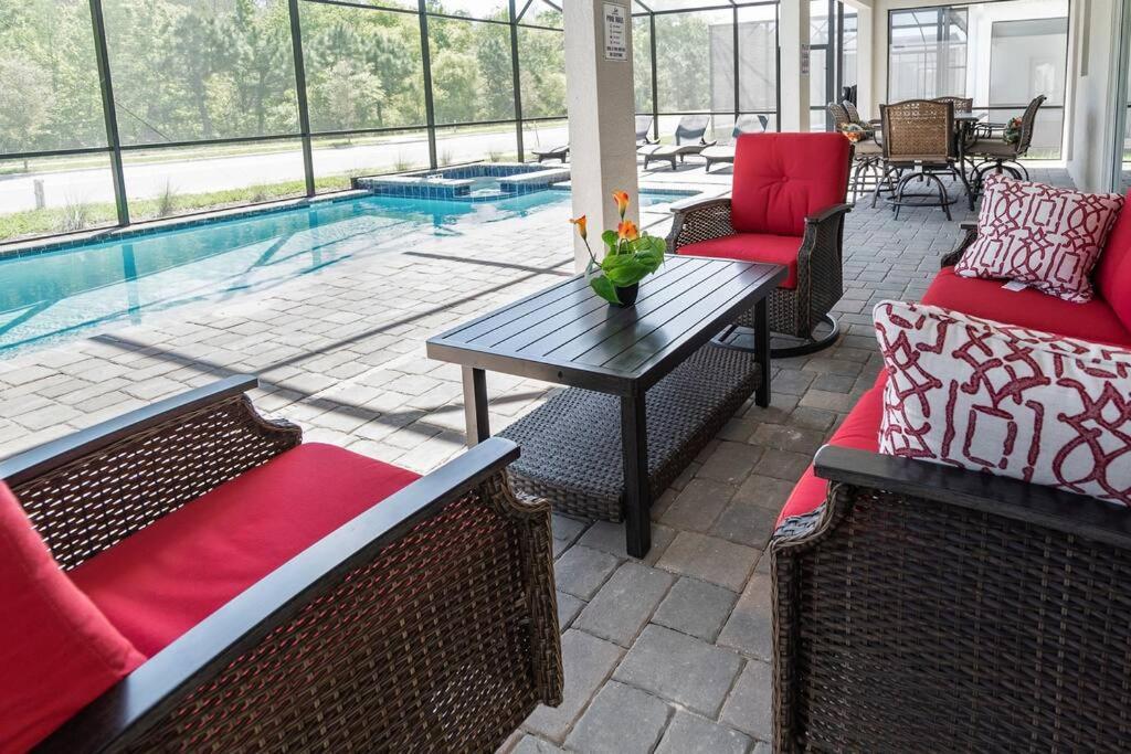Villa Luxury 9br @ Storey Near *