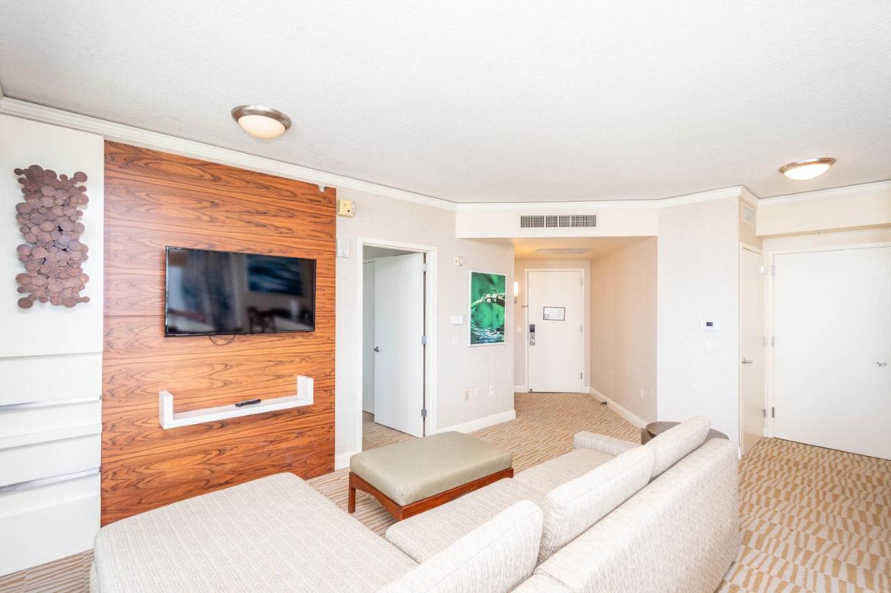 Aparthotel Trump Intl 2 Bedroom 1600 Sqf Ocean And Bay View Sunny Isles Beach