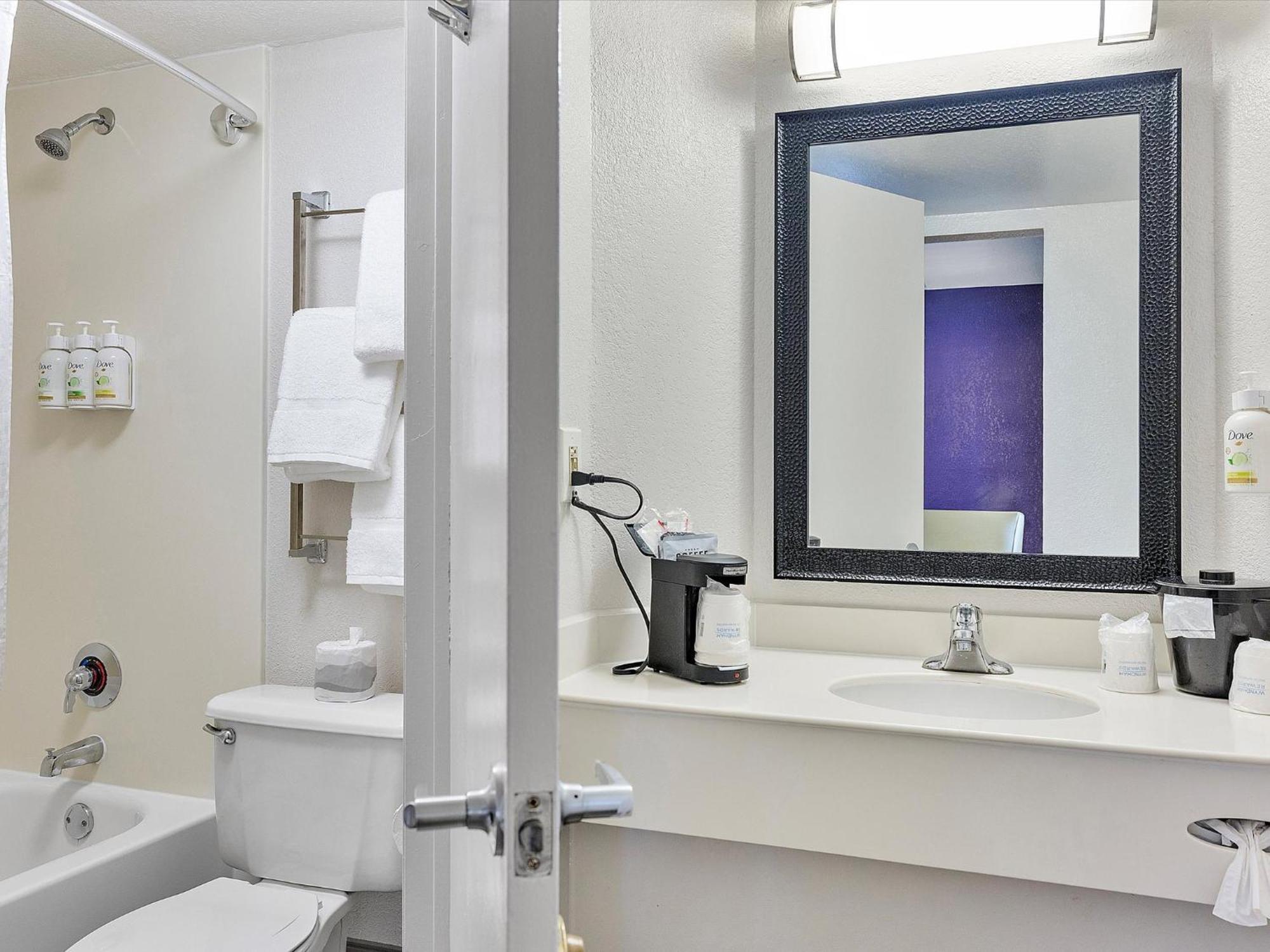 Hotel La Quinta By Wyndham Miami Airport North 3*