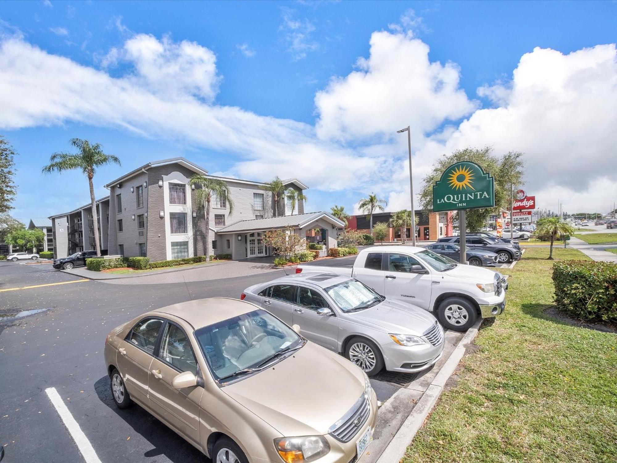 La Quinta By Wyndham Miami Airport North Hotel