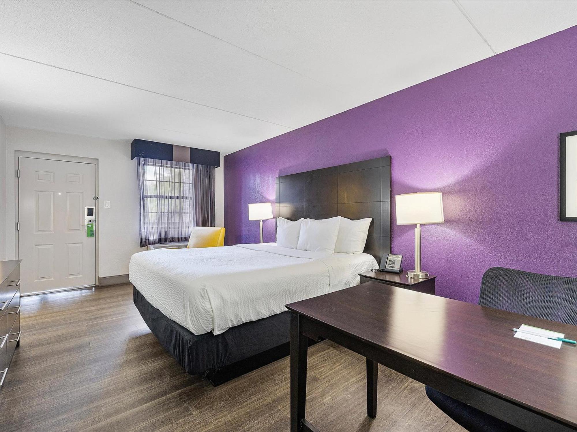 Hotel La Quinta By Wyndham Miami Airport North 3*
