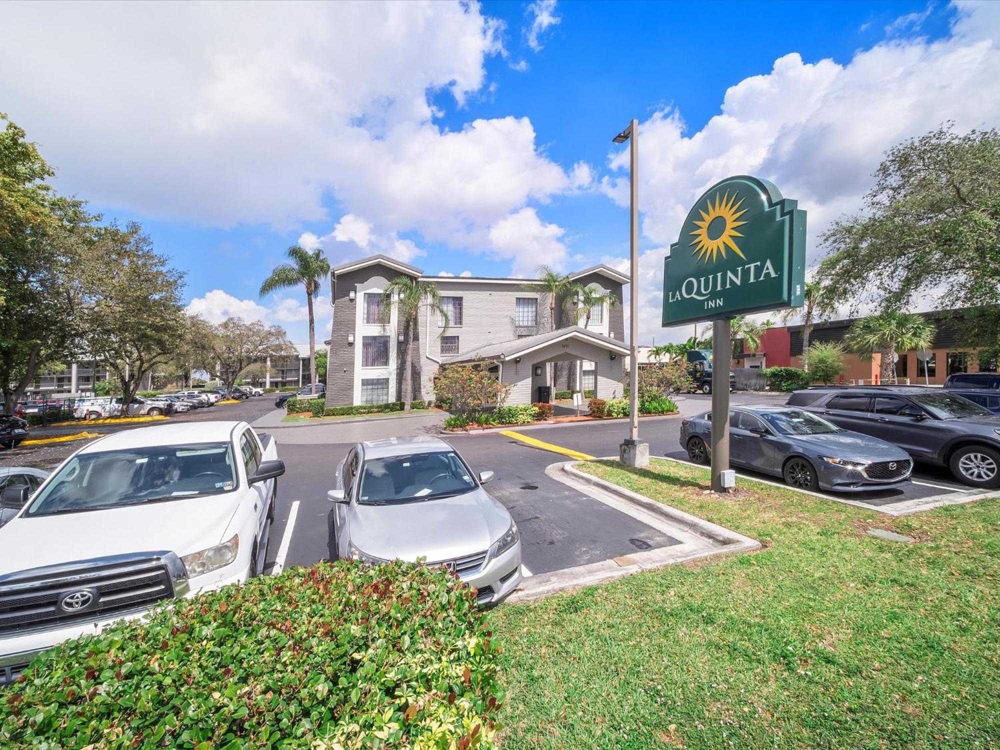 La Quinta By Wyndham Miami Airport North Hotel 3*