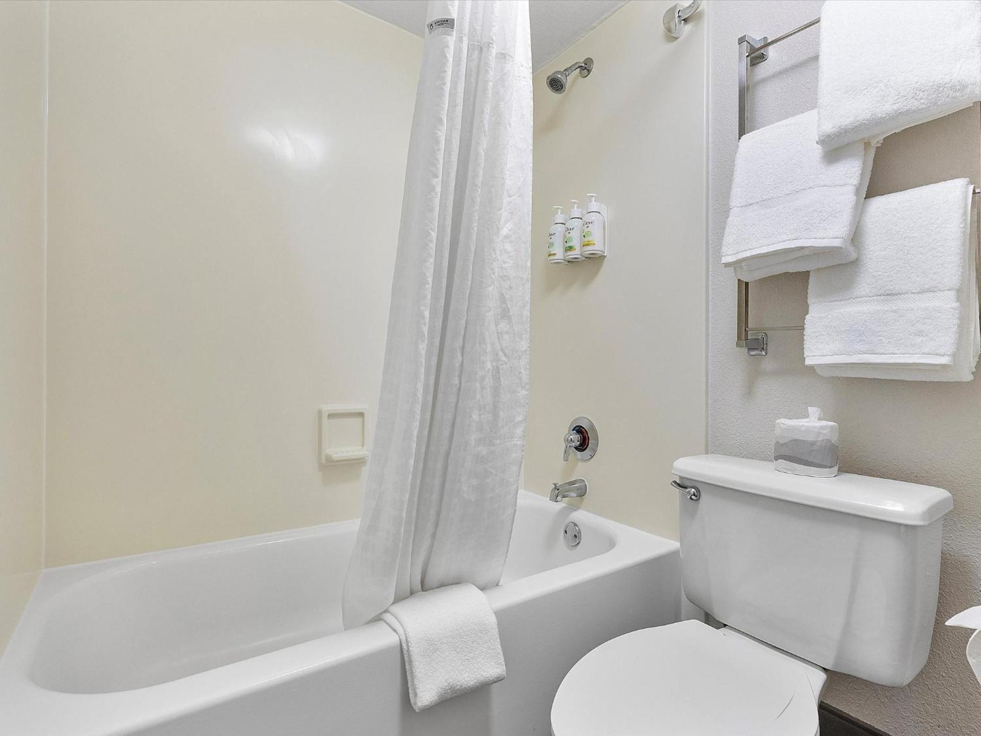 Hotel La Quinta By Wyndham Miami Airport North