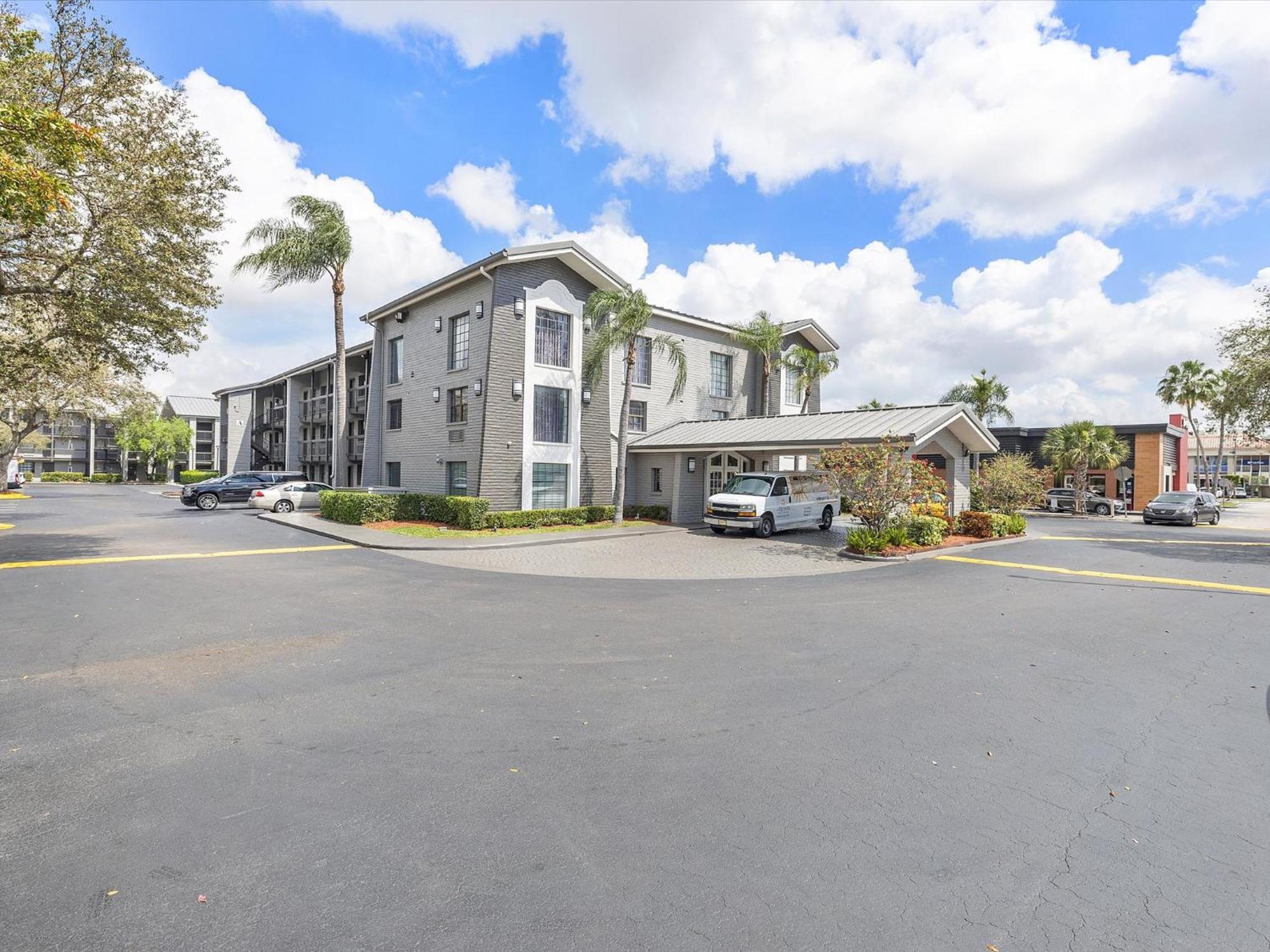 La Quinta By Wyndham Miami Airport North Hotel Miami Springs