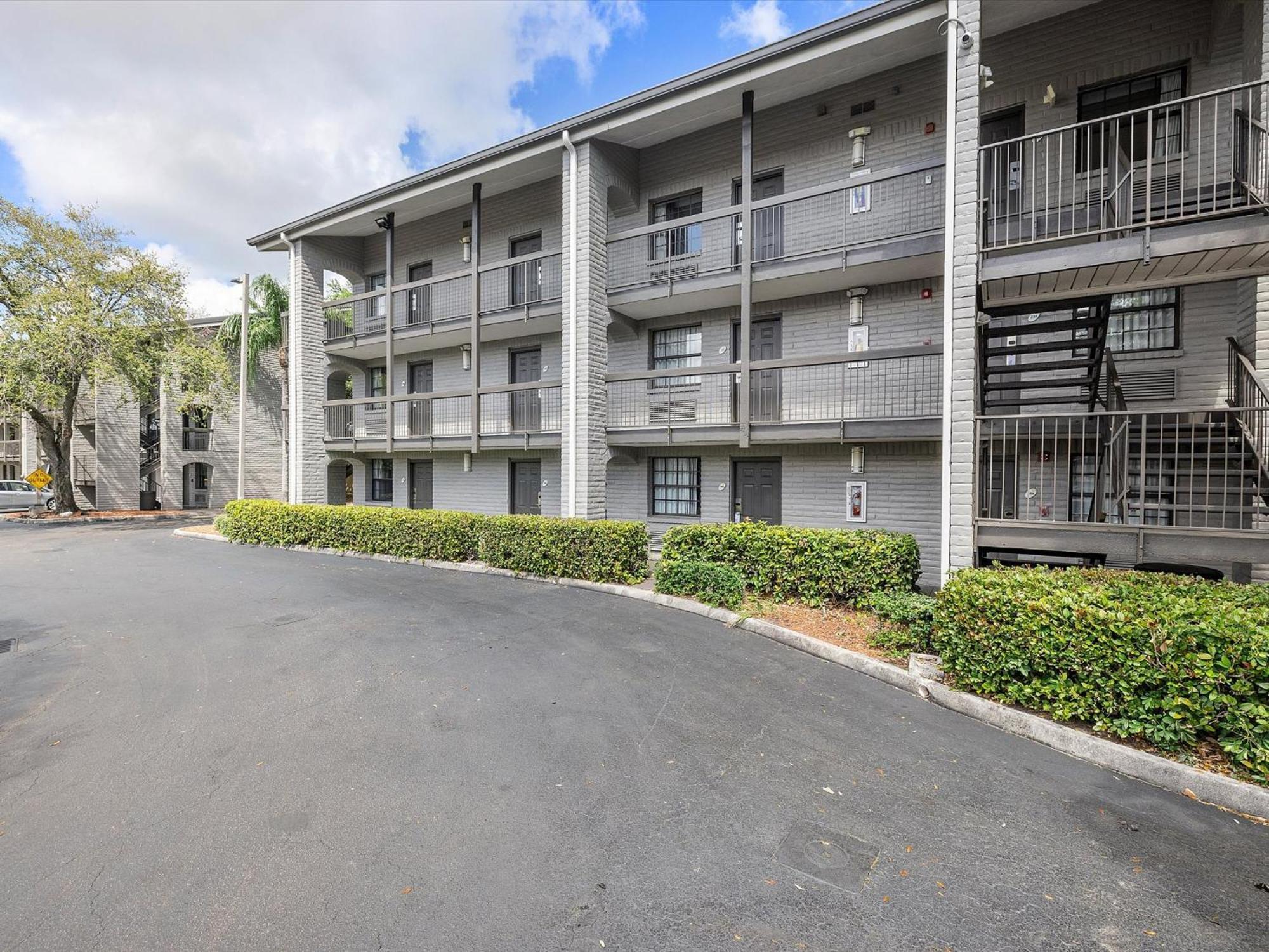 Hotel La Quinta By Wyndham Miami Airport North 3*