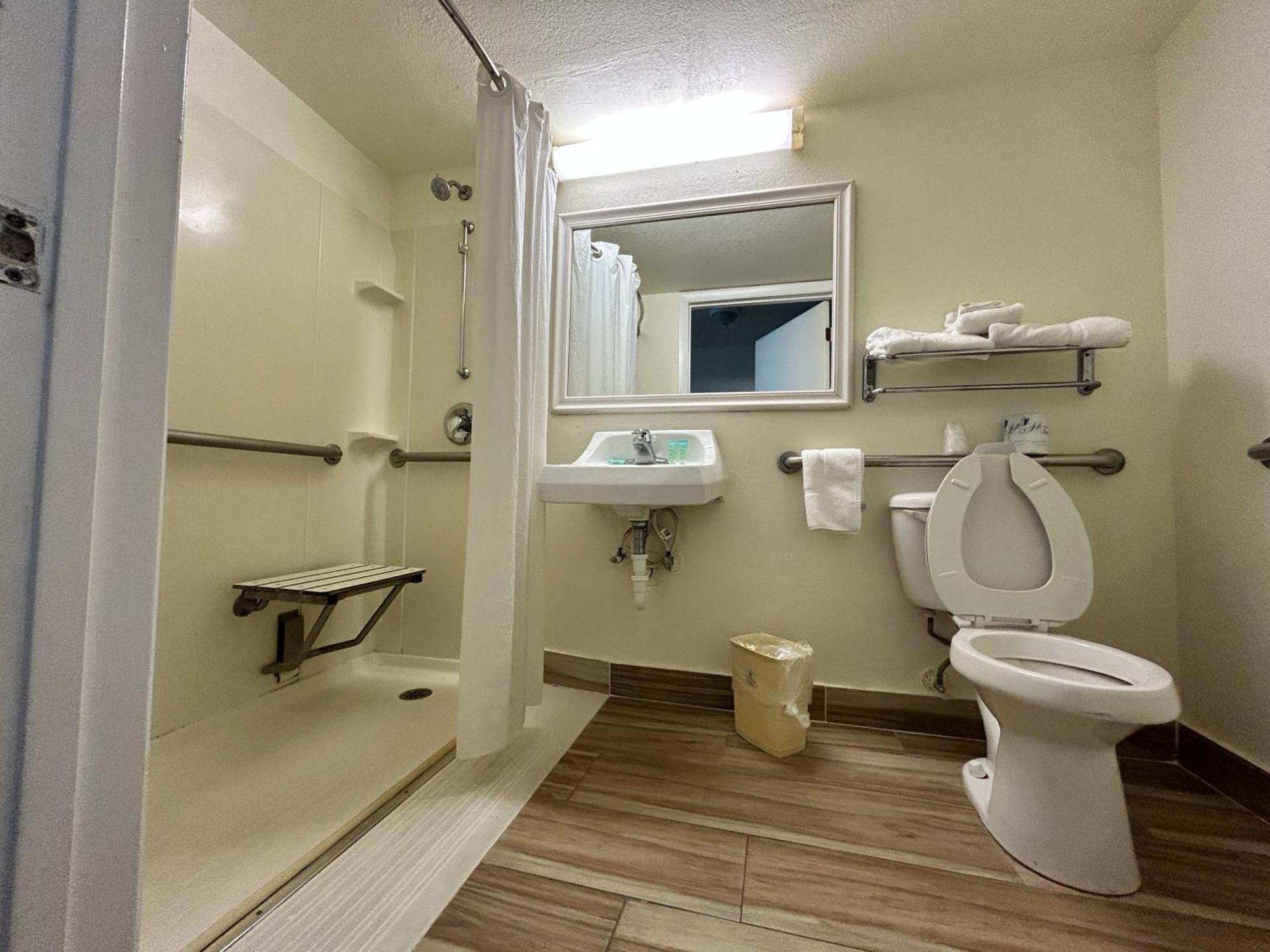 Monumental Movieland Hotel 3*