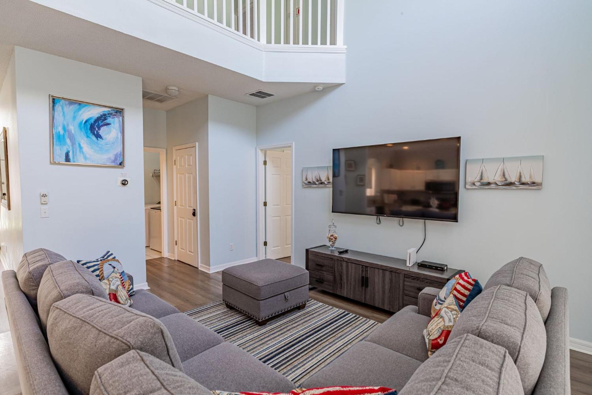 5-star With Private Pool, Minutes From *